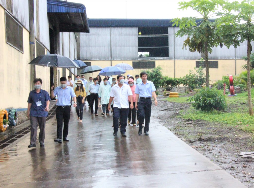Thong Nhat District People Committee and local people visited Quang Trung waste treatment plant