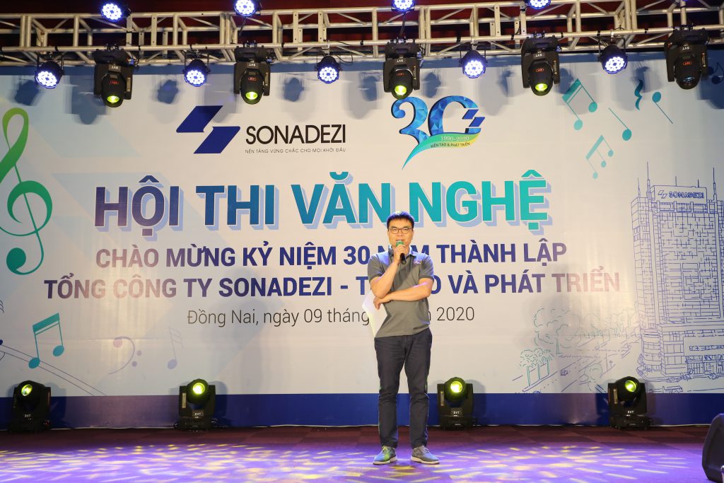 Mr. Phan Dinh Tham - Sonadezi’s CEO delivered the opening remarks of the contest