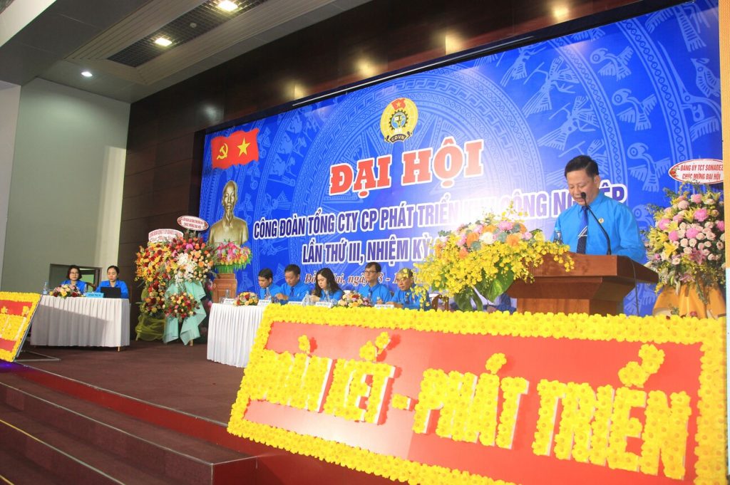 Ông Huỳnh Phước Sang - Phó Chủ tịch Liên đoàn Lao động tỉnh Đồng Nai phát biểu chỉ đạo tại Đại hội