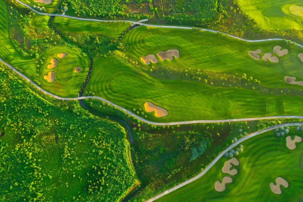 Với thiết kế tận dụng tối đa những ưu thế tự nhiên, Sân golf Châu Đức mang đến nhiều trải nghiệm thú vị