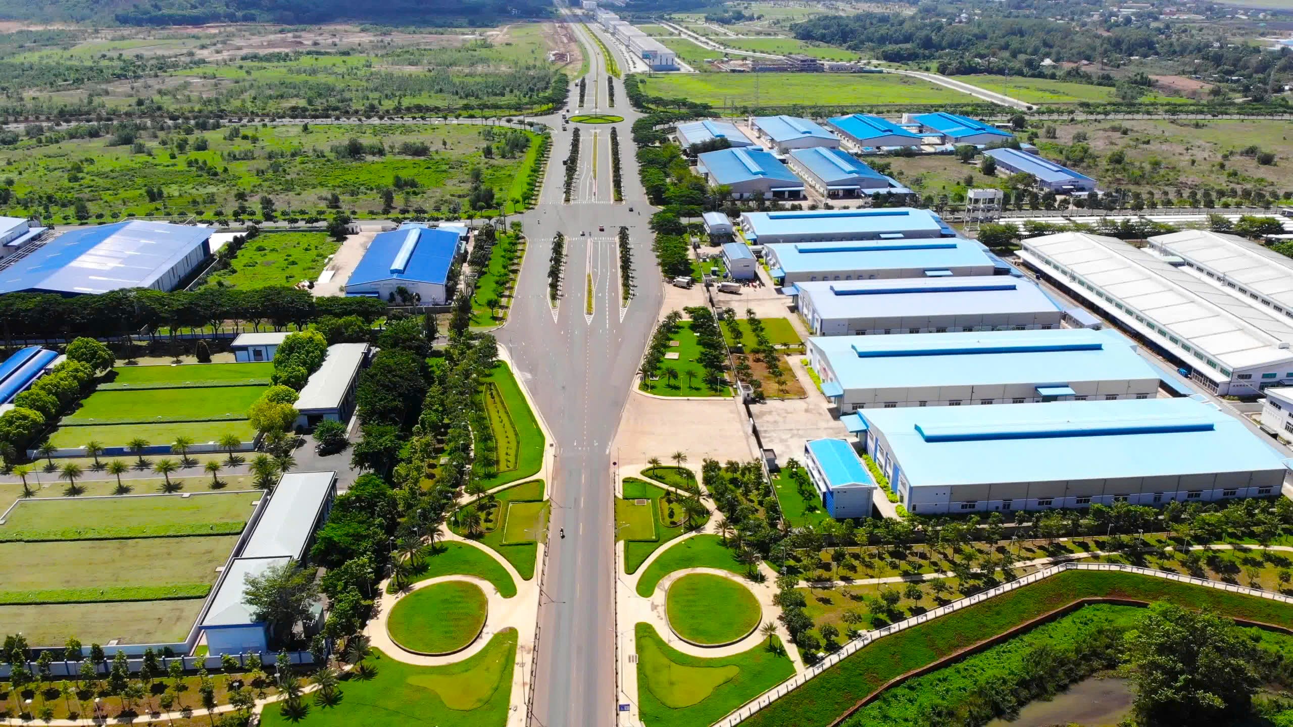 Large Chinese corporations prioritize investing in modern industrial parks with large land funds and prime locations (in the picture: Chau Duc Industrial Park)