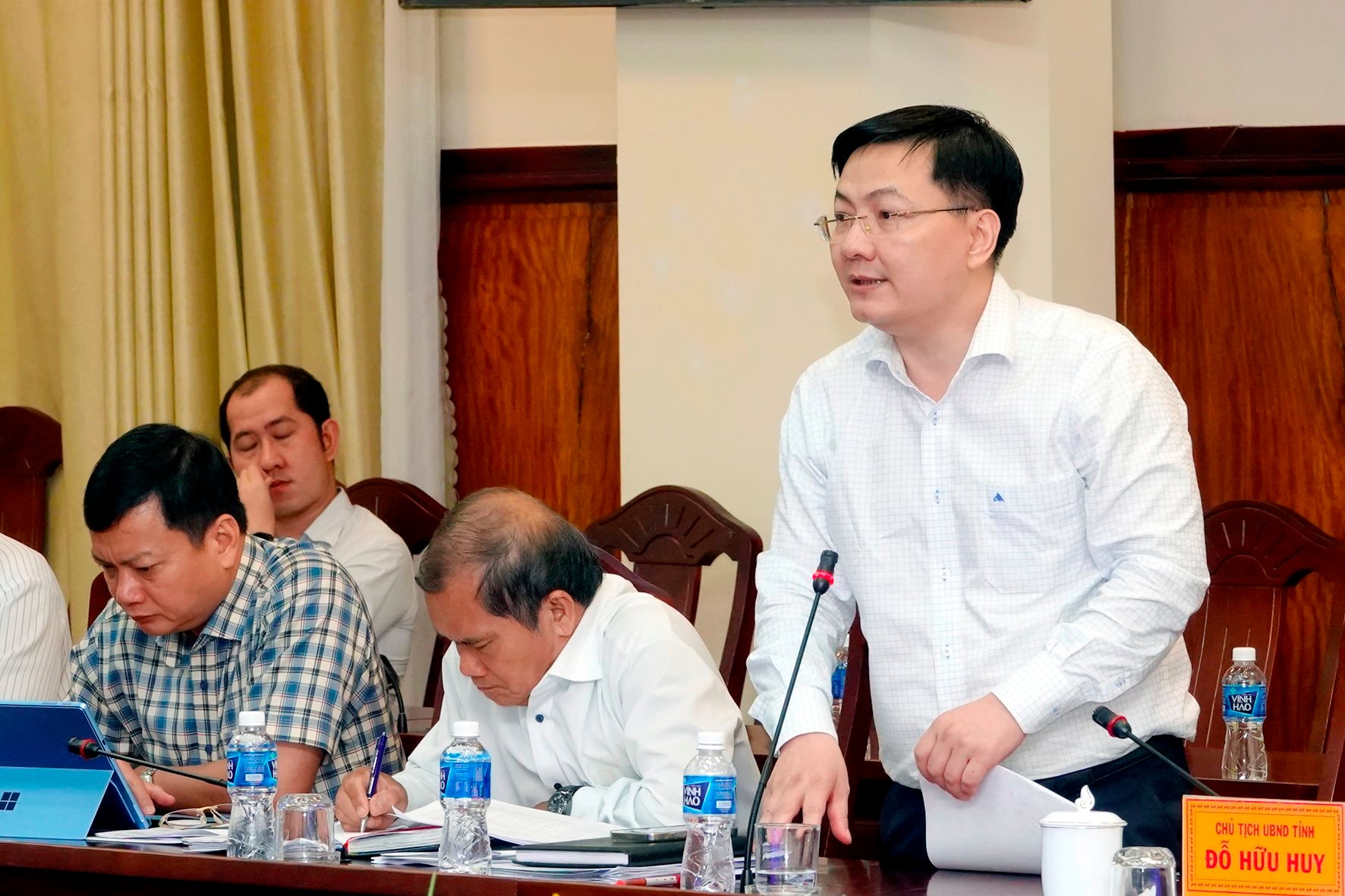 Leaders of Binh Thuan Provincal Department of Finance speaking at the meeting