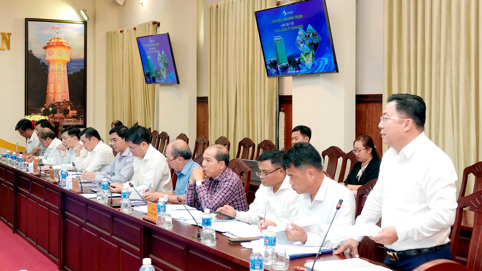 Leaders of Ham Tan District speaking at the meeting