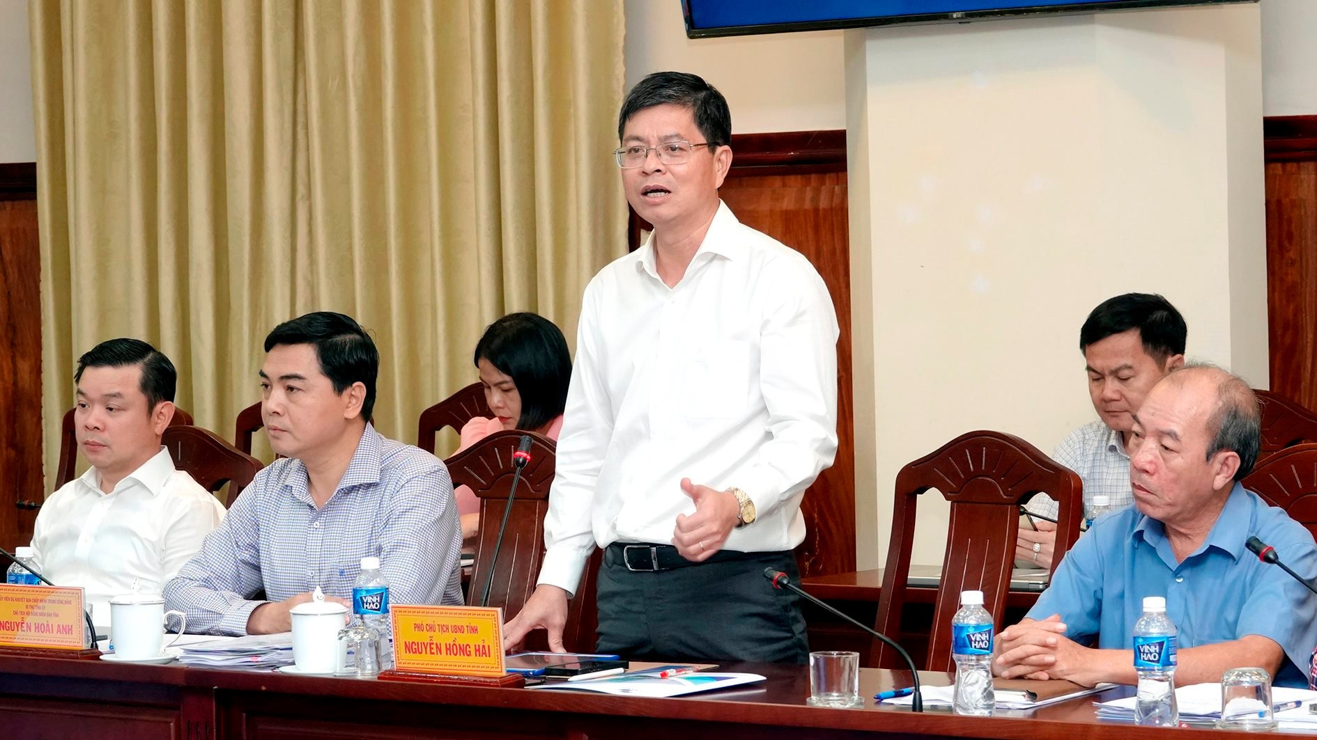 Mr. Nguyen Hong Hai, Vice Chairman of the Provincial People's Committee, speaking at the meeting with Sonadezi Corporation