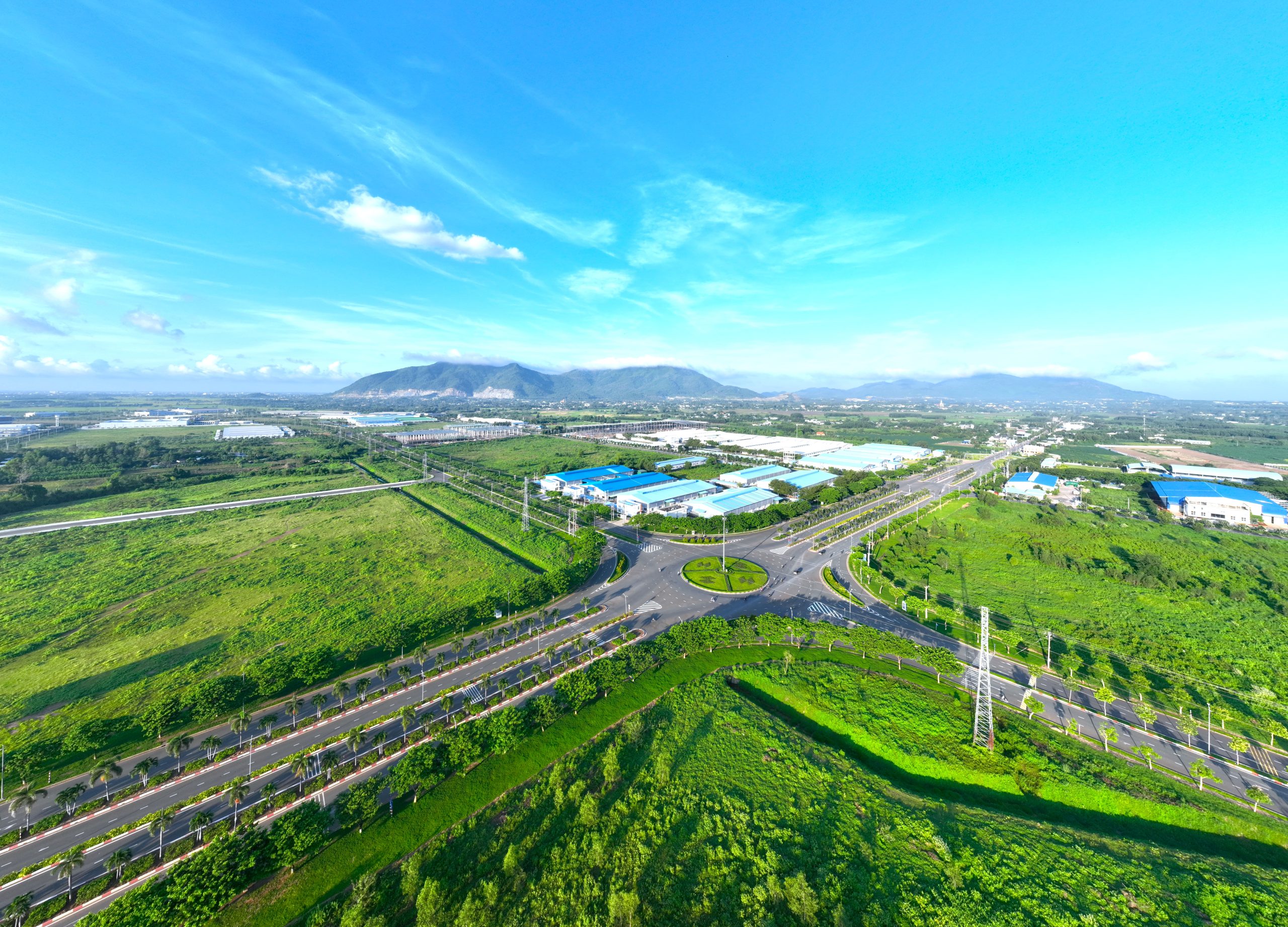 With a current vacant land fund approximately 1,000 hectares, Sonadezi is promoting selective project investment attraction. In the photo: Chau Duc Industrial Park